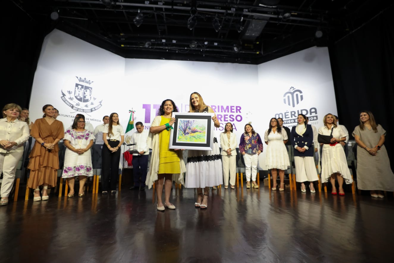 El Ayuntamiento de Mérida conmemoró el 110 aniversario del primer Congreso Feminista en México realizado en la capital yucateca, durante Sesión Solemne de Cabildo