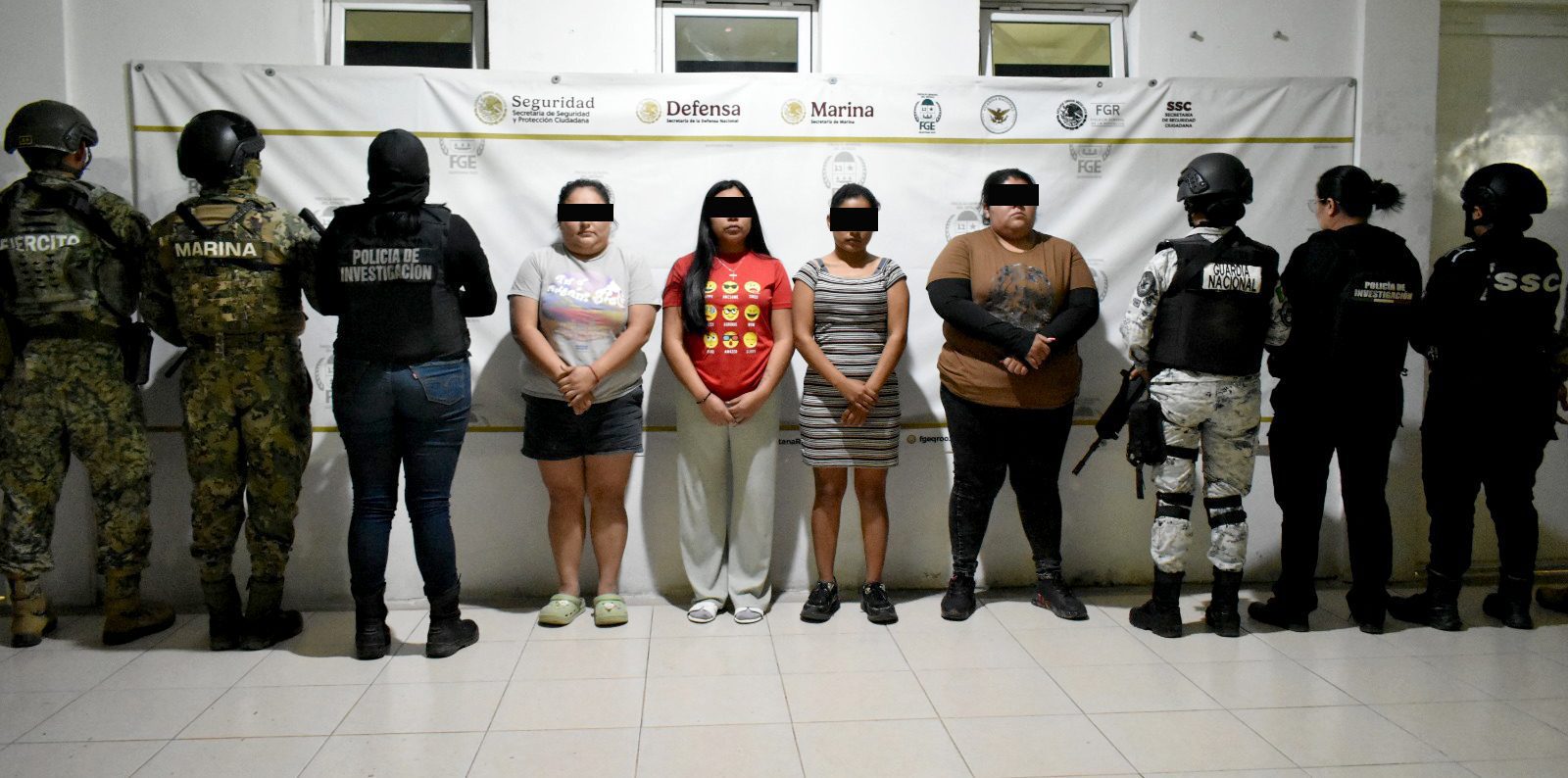 Fiscalía de Quintana Roo ejecuta 15 órdenes de cateo, en la comunidad de Limones, donde opera el Cártel de Caborca / Respuesta a enfrentamientos y bloqueos por detención de la pareja del Monkey en Yucatán