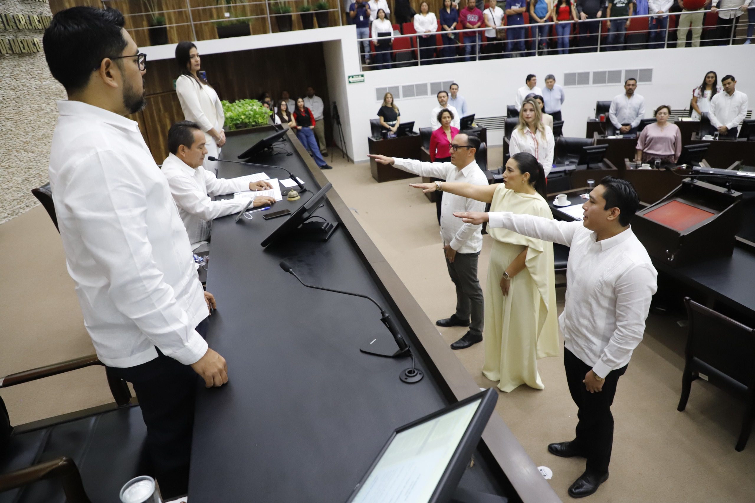 En el Congreso de Yucatán se realizó la toma de compromiso constitucional de tres magistradas y magistrados del Tribunal Superior de Justicia del Estado de Yucatán