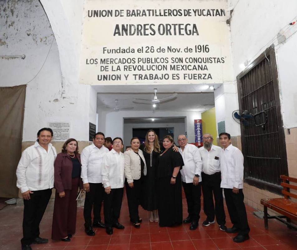 Cecilia Patrón Laviada tomó protesta a la nueva directiva de la Unión de Baratilleros de Yucatán “Andrés Ortega”