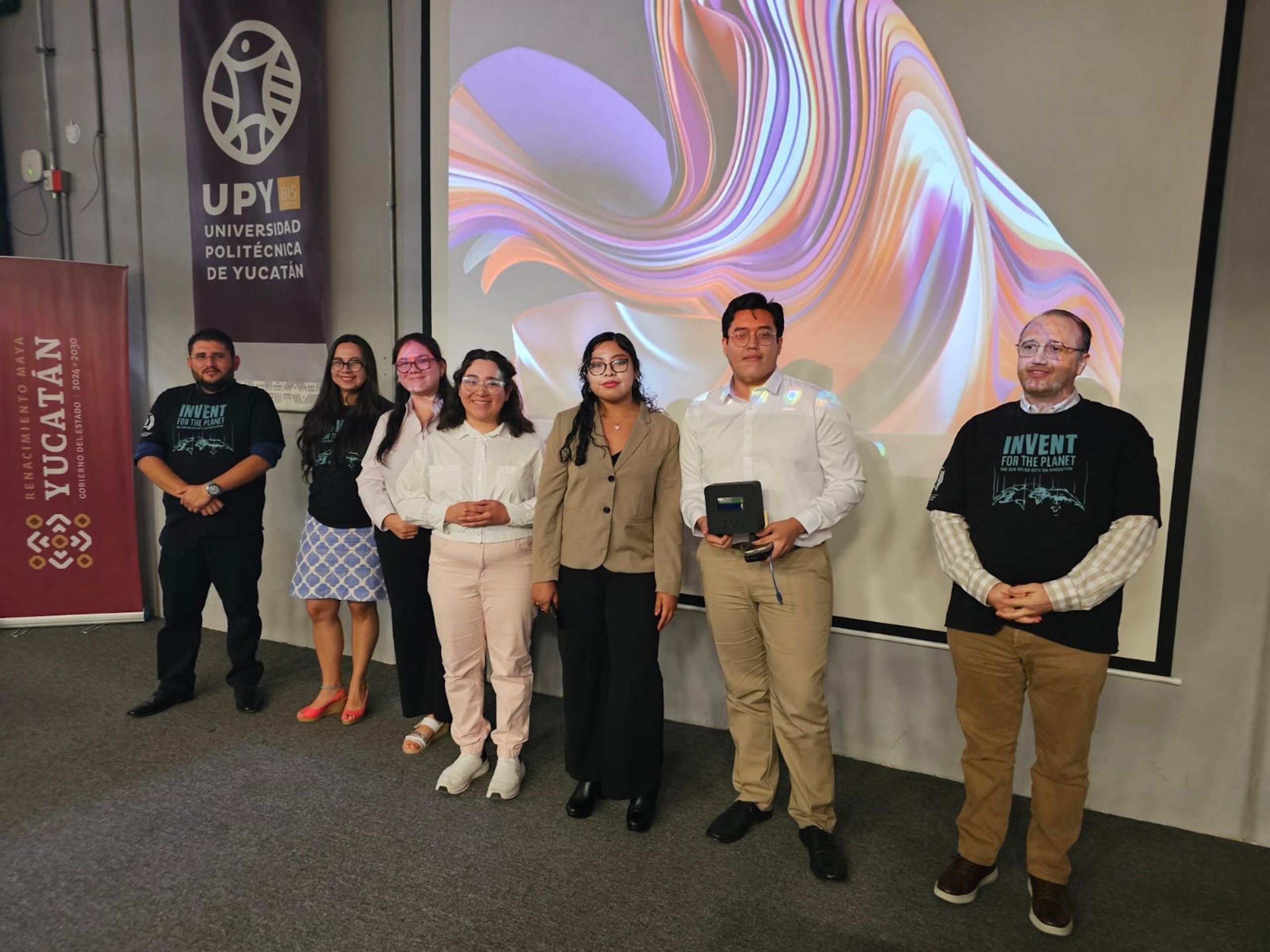 La Universidad Politécnica de Yucatán (UPY) concluyó con éxito su participación en el Invent for the Planet (IFTP) 2026, bajo el lema “El sol nunca se pone para la innovación”
