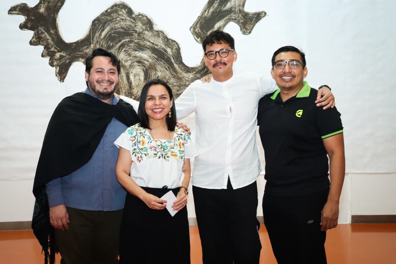 Exposición “Invención de Tierra” recupera memoria de mayas enviados a la guerra en Texas / Fue expuesta en el Museo de Arte Contemporáneo de Austin