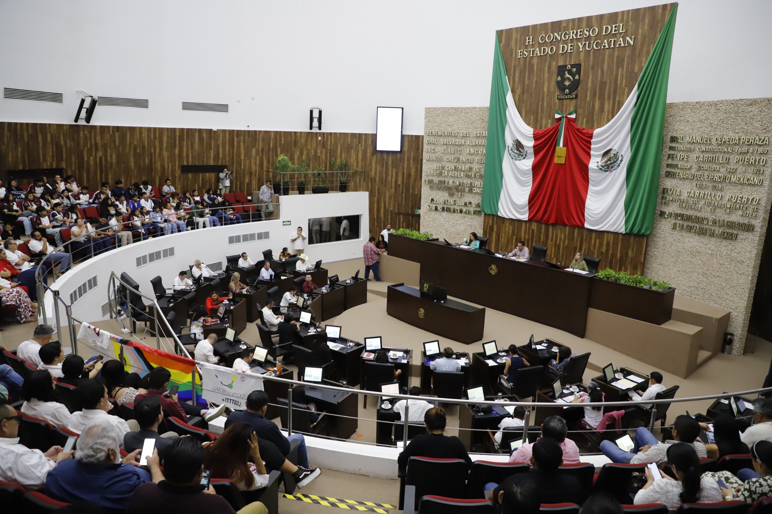 Presentan iniciativas a favor de los derechos humanos y la no discriminación de las personas con VIH en el Congreso de Yucatán