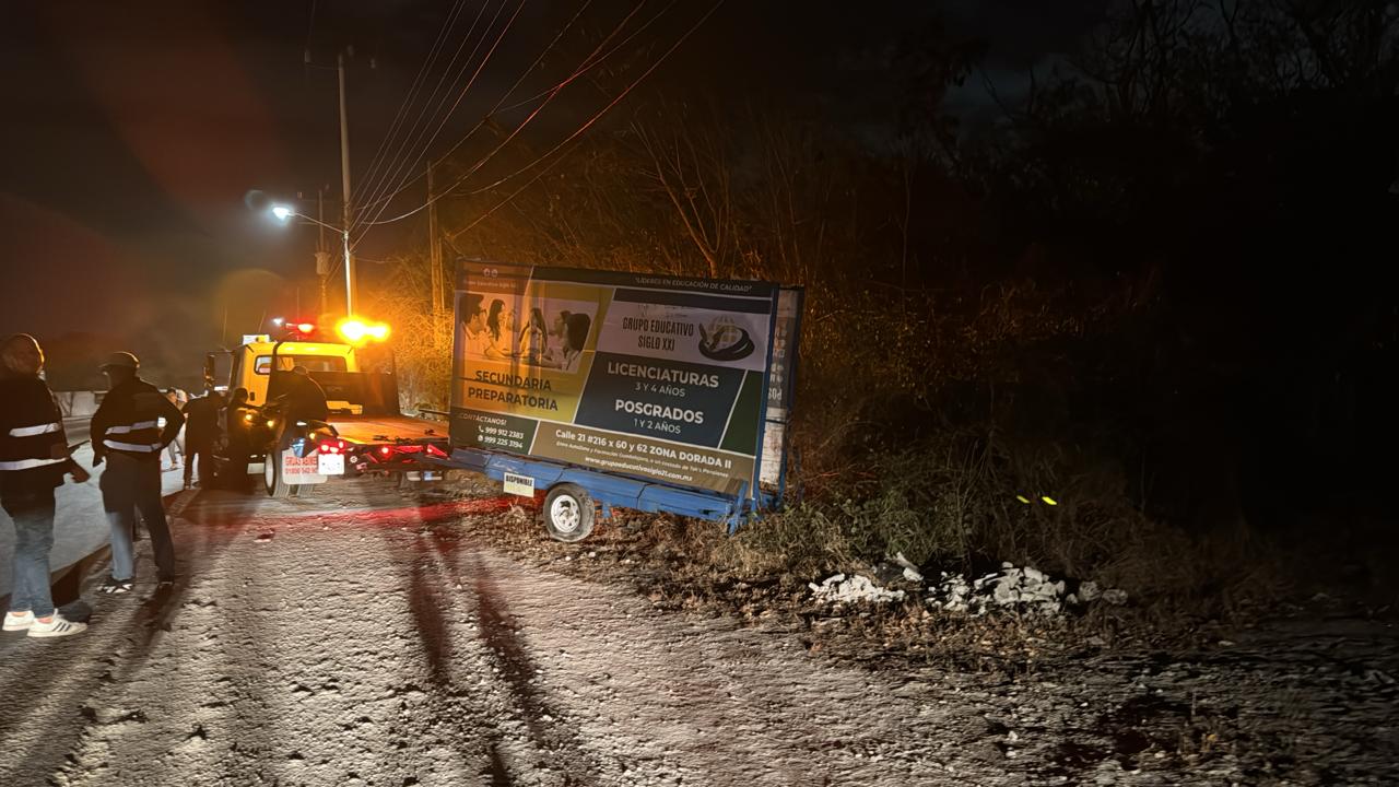 El Ayuntamiento de Mérida retiró estructuras publicitarias instaladas sin autorización en diversos puntos de la ciudad