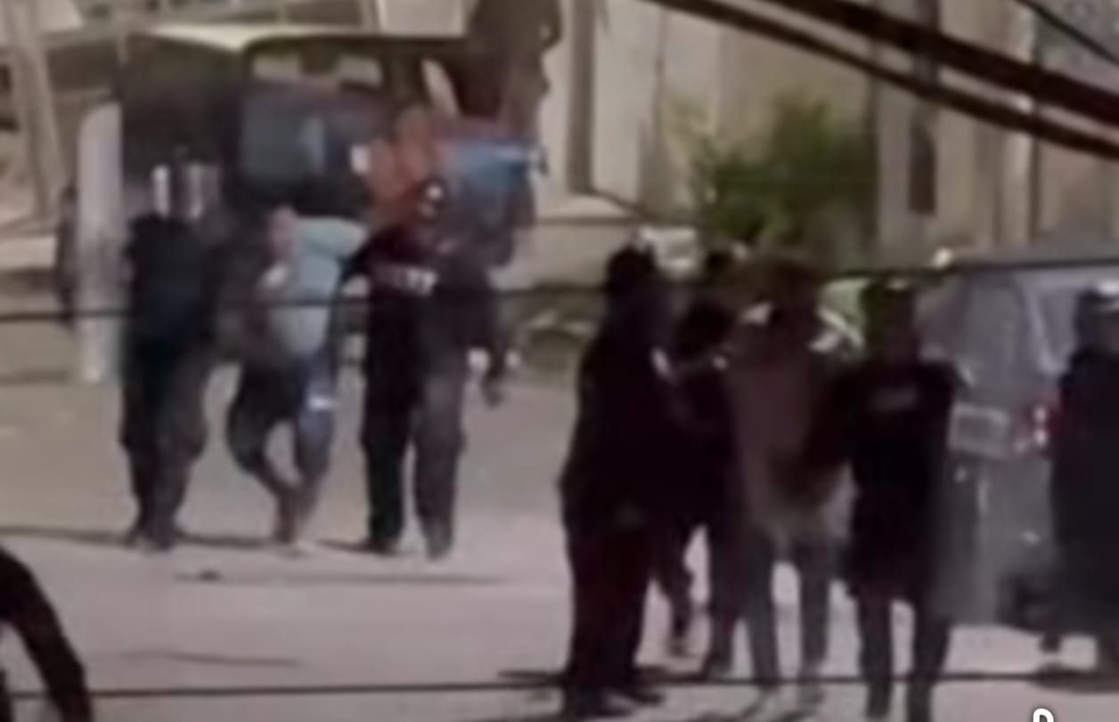 Disturbios nocturnos en Progreso, en la zona de La Ciénega y la colonia Feliciano Canul Reyes, provocaron daños a infraestructura de videovigilancia / Intercambio de pedradas entre policías municipales y malandros