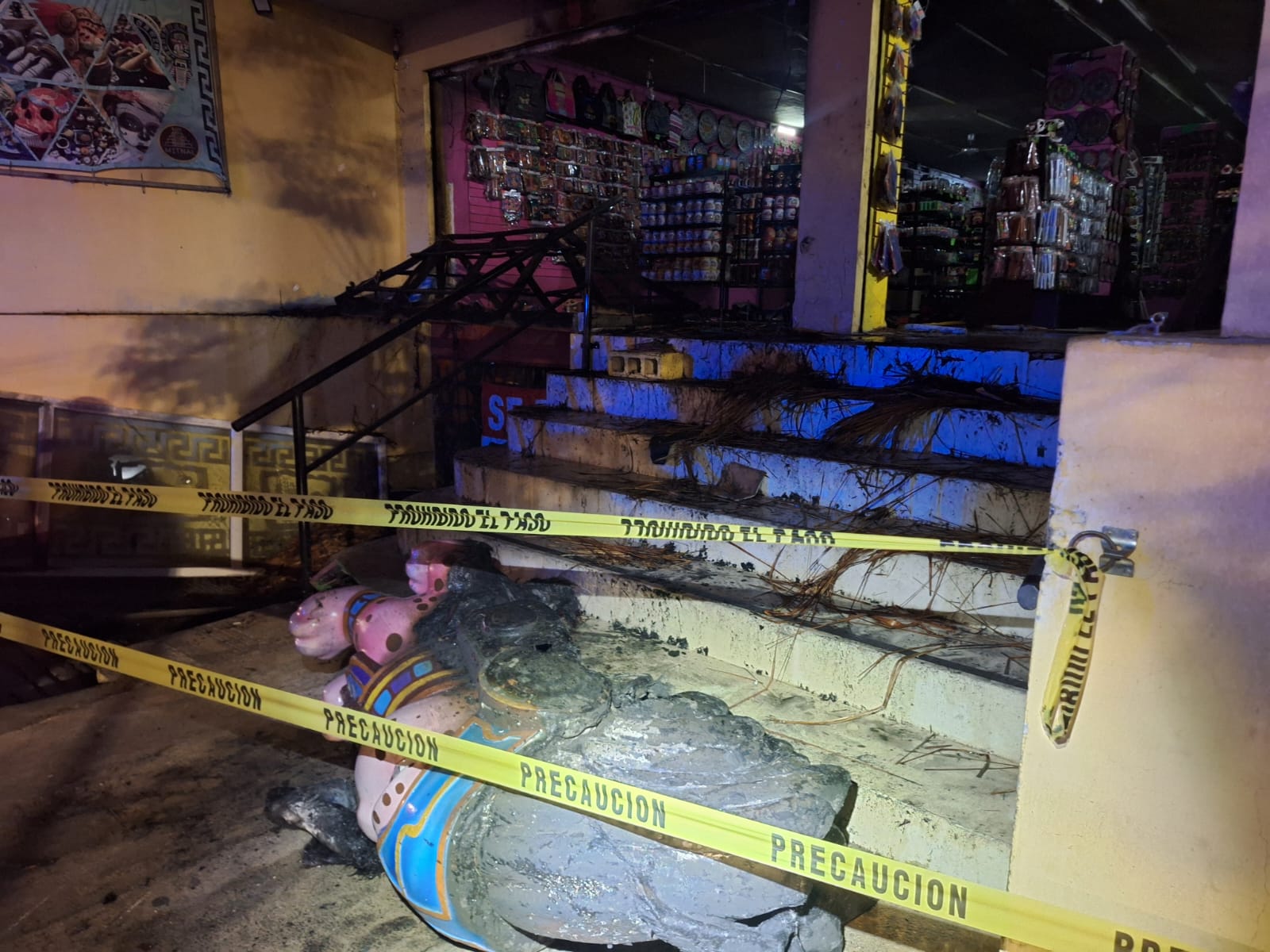 Se atendió de manera oportuna el reporte de un incendio registrado en un local comercial ubicado en la calle 60 por 55 y 53 del centro de la ciudad