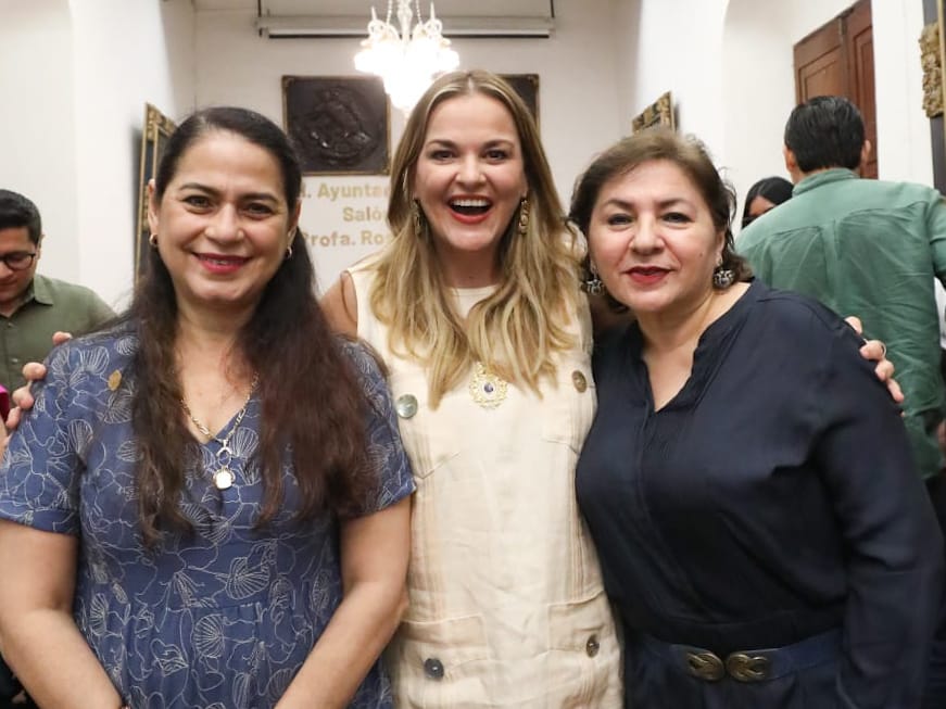 El Ayuntamiento de Mérida aprobó por unanimidad el nombramiento de María Teresa Mézquita Méndez e Ileana Beatriz Lara Navarrete como las primeras mujeres cronistas de la ciudad