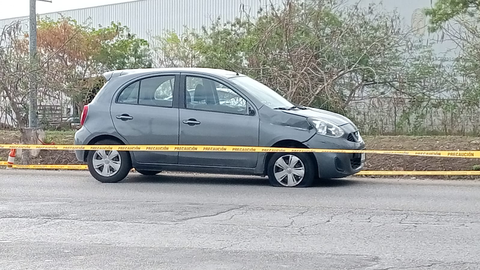 Un hombre intentó cruzar con su bicicleta el periférico de Mérida y fue atropellado muriendo en el acto