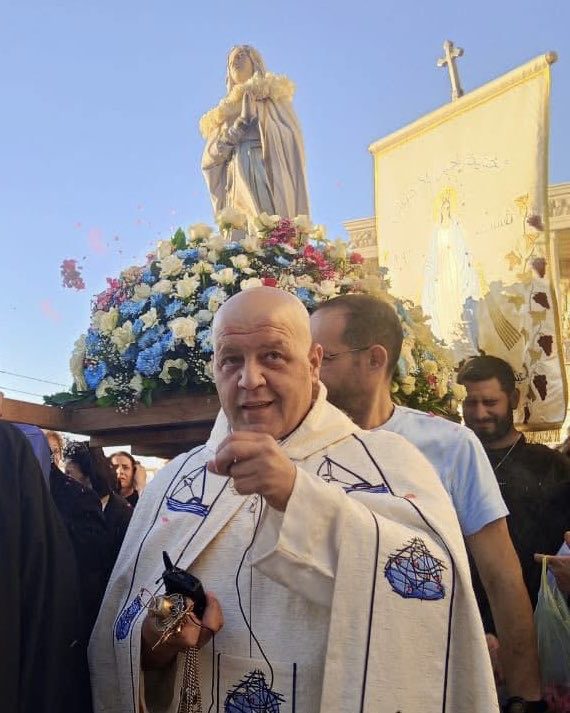 Ataque israelí contra una aldea de mayoría cristiana, en el sur del Líbano, mató a un sacerdote maronita católico e hirió unas cinco personas