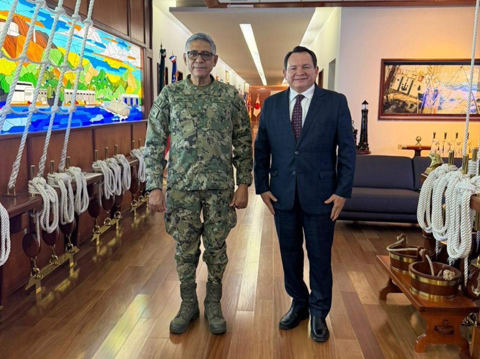 Gobernador Joaquín Díaz Mena sostuvo una reunión de trabajo con el secretario de Marina, Raymundo Pedro Morales Ángeles para dar continuidad al proyecto de ampliación del Puerto de Altura de Progreso