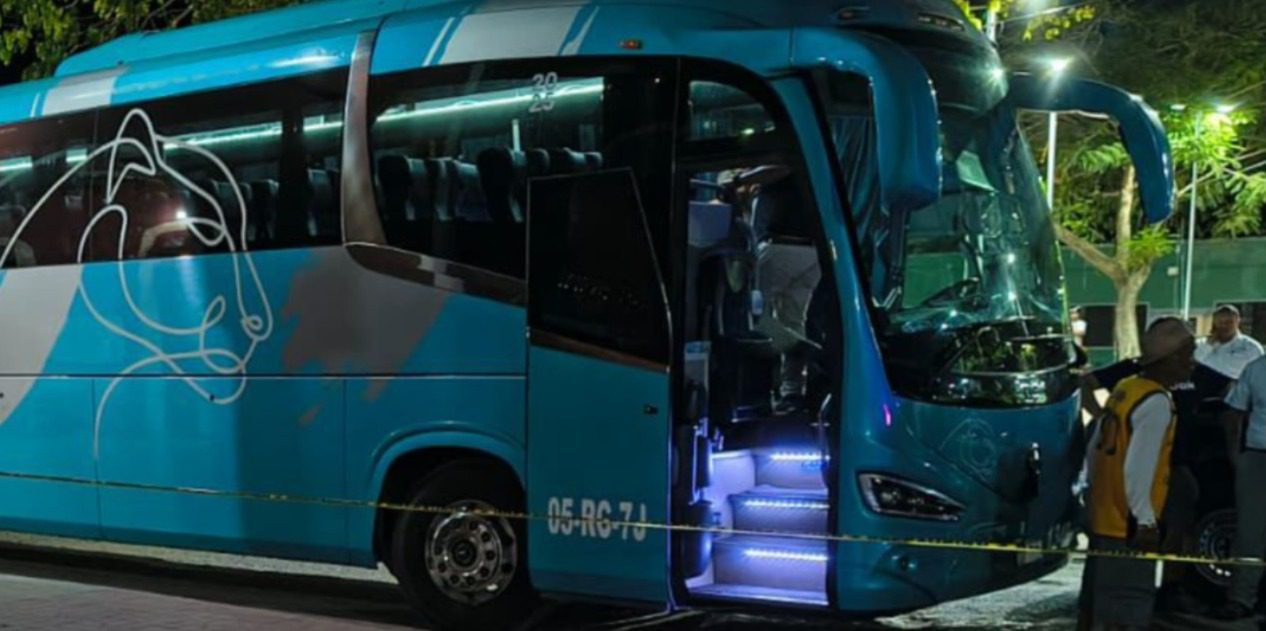 Falleció estadounidense en un autobús que viajaba hacia Cancún / Se sintió mal repentinamente tras discutir vía telefónica