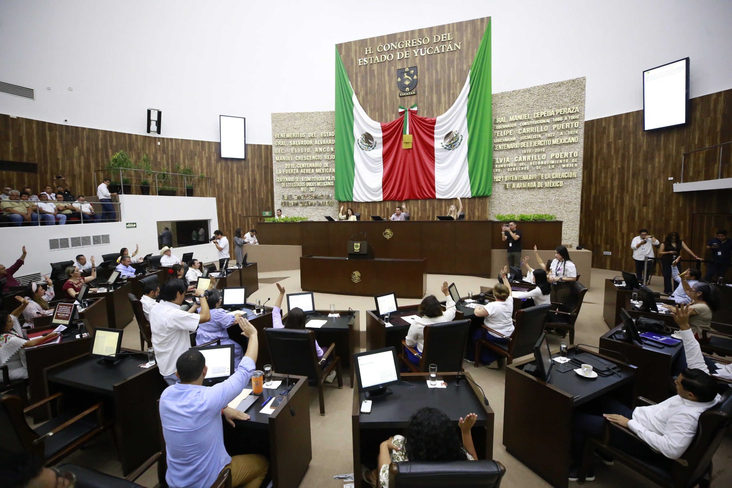 Aprueban en el Congreso de Yucatán dictamen que reforma la Ley de la Agencia de Transporte por mayoría y con el voto en contra del PAN, PRI y MC