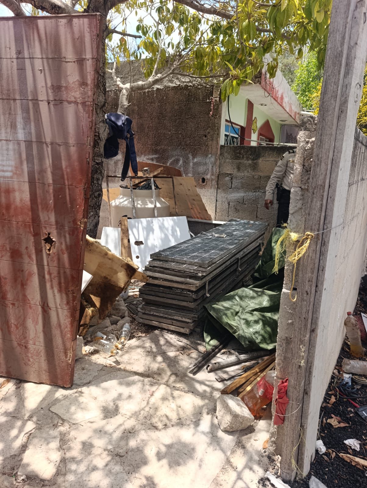 13 rejillas del Ayuntamiento de Mérida fueron recuperadas por la Secretaría de Seguridad Pública de Yucatán tras la denuncia dada a conocer por Infolliteras