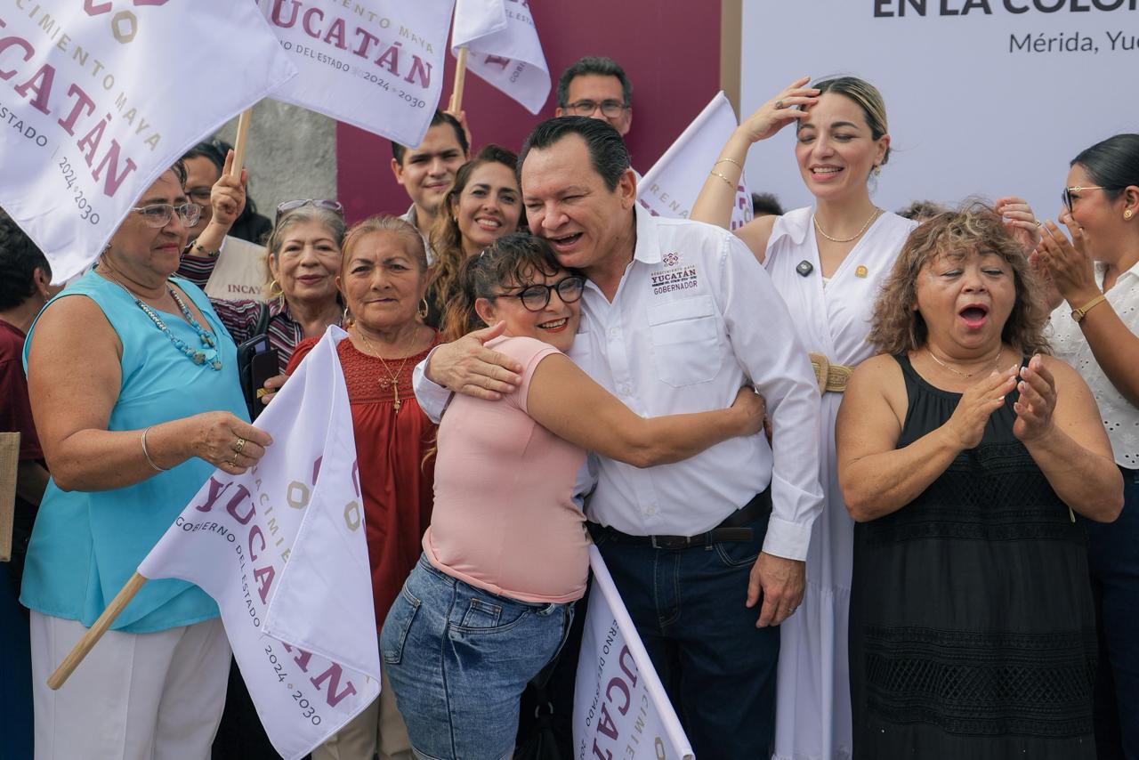 El Gobierno de Yucatán inició trabajos de repavimentación en la colonia Serapio Rendón / El gobernador Huacho Díaz Mena dio el banderazo