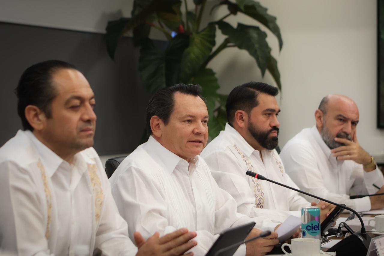 Gobernador Huacho Díaz presentó los “alcances y el origen de los recursos del Plan Renacimiento de Mérida”: “crédito” por 1500 millones, más la parte que ponga el Gobierno Federal, dijo