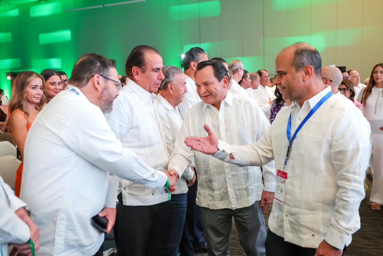 Gasolineros en Mérida / Gobernador Joaquín Díaz Mena inauguró la Convención de la Organización Nacional de Expendedores de Petróleo (Onexpo) 2026