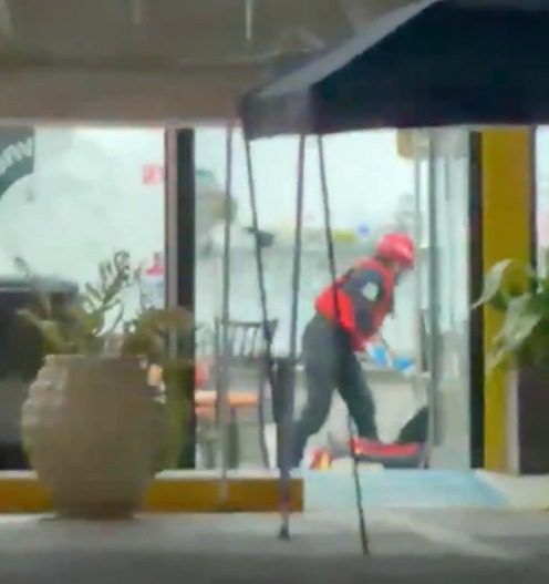 Derecho de pisto tras ataque al restaurante “El Camarón Guasaveño”, ubicado en la avenida CTM con carretera federal en Playa del Carmen, Quintana Roo / Autoridades como siempre, “lo lamentan”