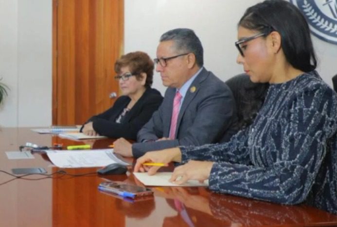 Pareja fue atacada con ácido en Celaya, Guanajuato, por una mujer encapuchada al grito de “feliz Halloween” / La joven agredida se encuentra grave en terapia intensiva