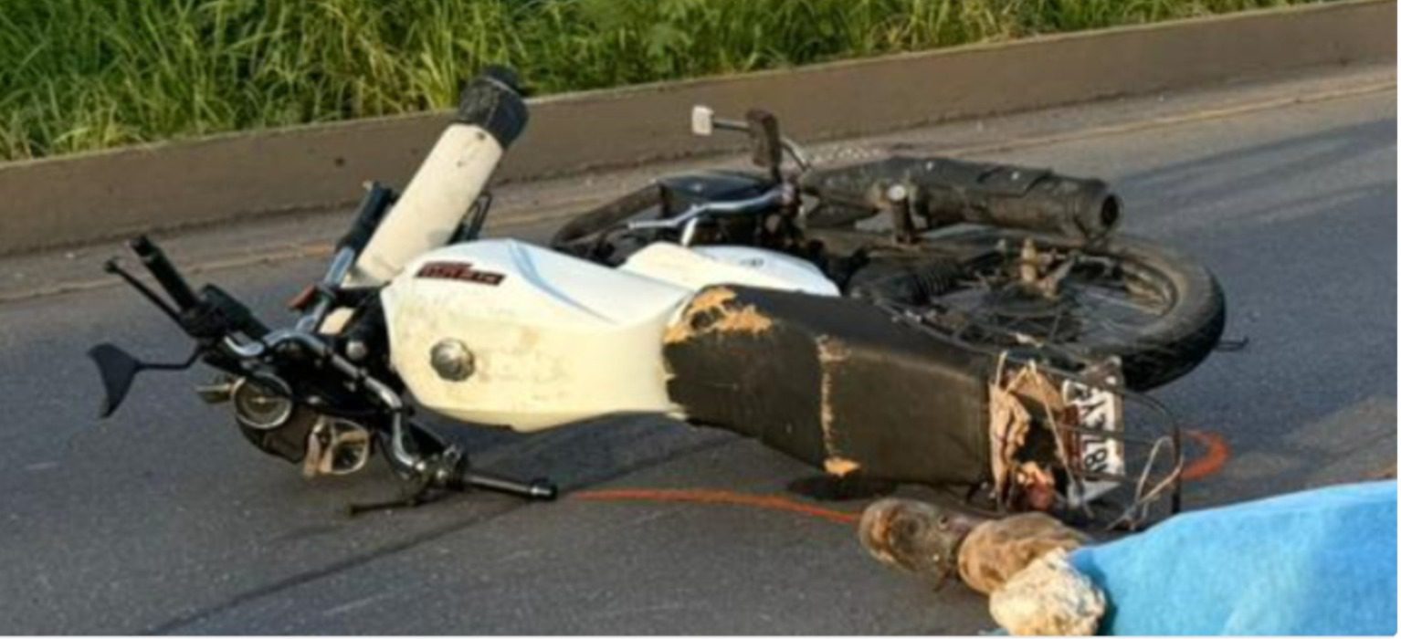 Un motociclista perdió la vida tras chocar contra un automóvil en la carretera Mérida–Cancún / Muy cerca del periférico / No respetó distancia, lamentablemente