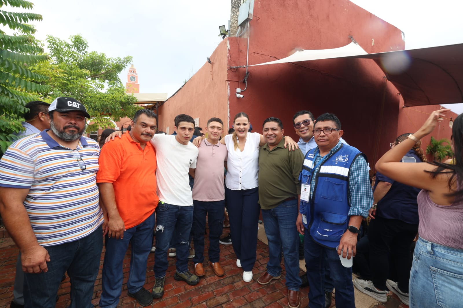 La presidenta municipal de Mérida, Cecilia Patrón Laviada, agradeció y reconoció el esfuerzo de cuadrillas que atendieron las inundaciones
