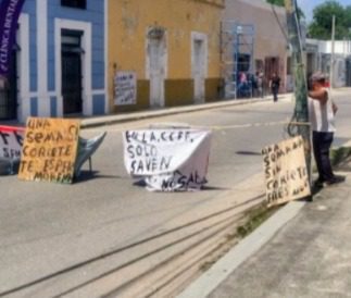 Nos reportan que no tienen electricidad desde hace más de 15 horas en a dos cuadras de Reforma y a una cuadra de García Ginerés: Calle 76 por 43 zona centro desde la 72 / También protestas en la calle 65, entre 82 y 84, por apagón