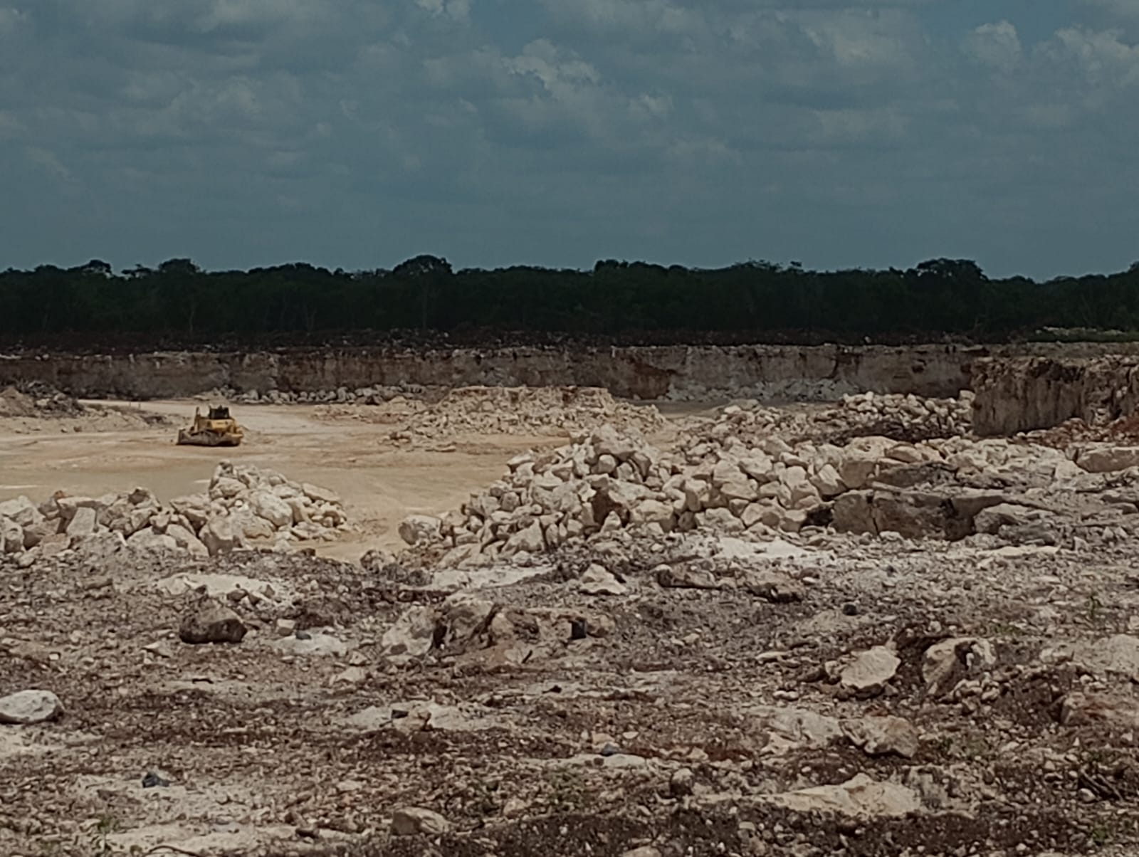 Familias de Baca denunciaron la instalación de un banco de materiales, propiedad de la empresa Productos de Roca Peninsulares