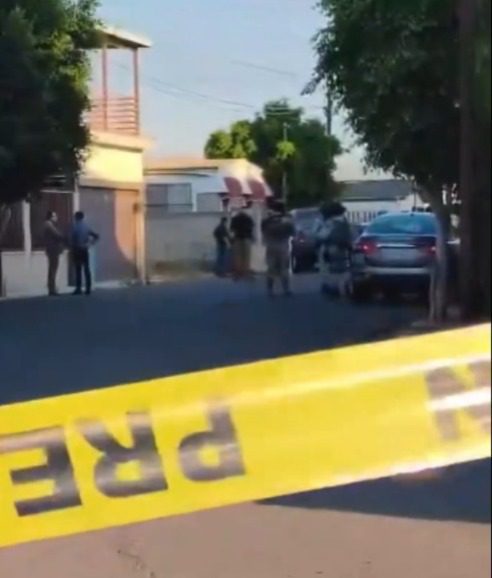 Asesinan a esposo de regidora de Morena en Tecate / Sicarios les dispararon con armas largas / María de Jesús Quijada fue llevada a hospital en Estados Unidos