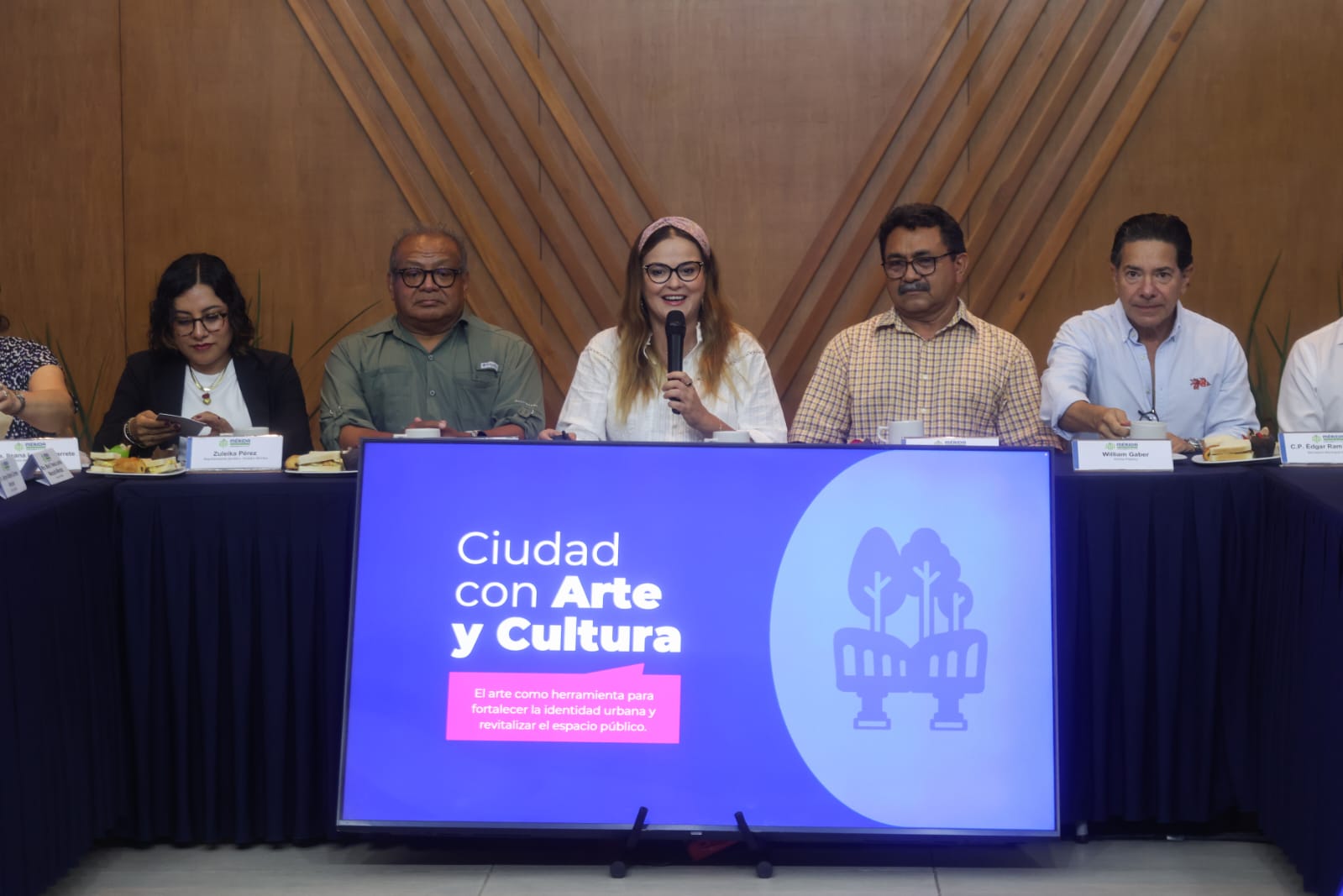La presidenta municipal Cecilia Patrón Laviada prepara el proyecto “Mérida, Enchula con arte y cultura”, iniciativa que integra obras de artistas locales y nacionales