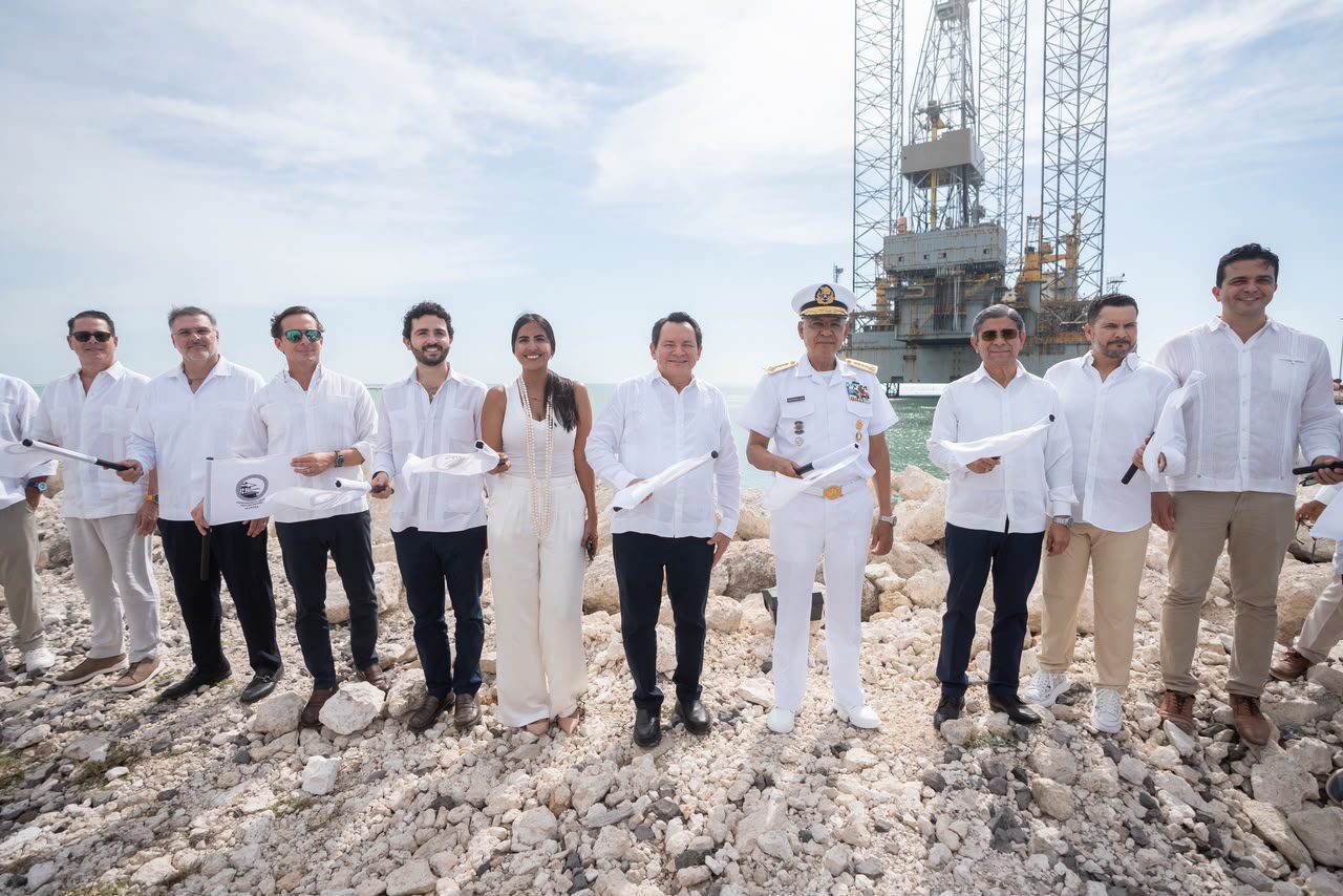 Dieron el banderazo de inicio a la construcción de la primera plataforma de 40 hectáreas del Puerto de Altura de Progreso, en Yucatán