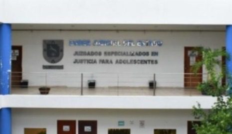 Niña encontrada en hotel del centro de Mérida fue trasladada a la Prodennay / Su padre fue detenido por un disturbio en local cercano