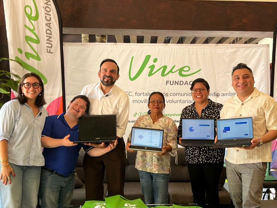Vive Fundaci ón fortalece alianzas con organizaciones sociales y entrega computadoras para impulsar su labor comunitaria