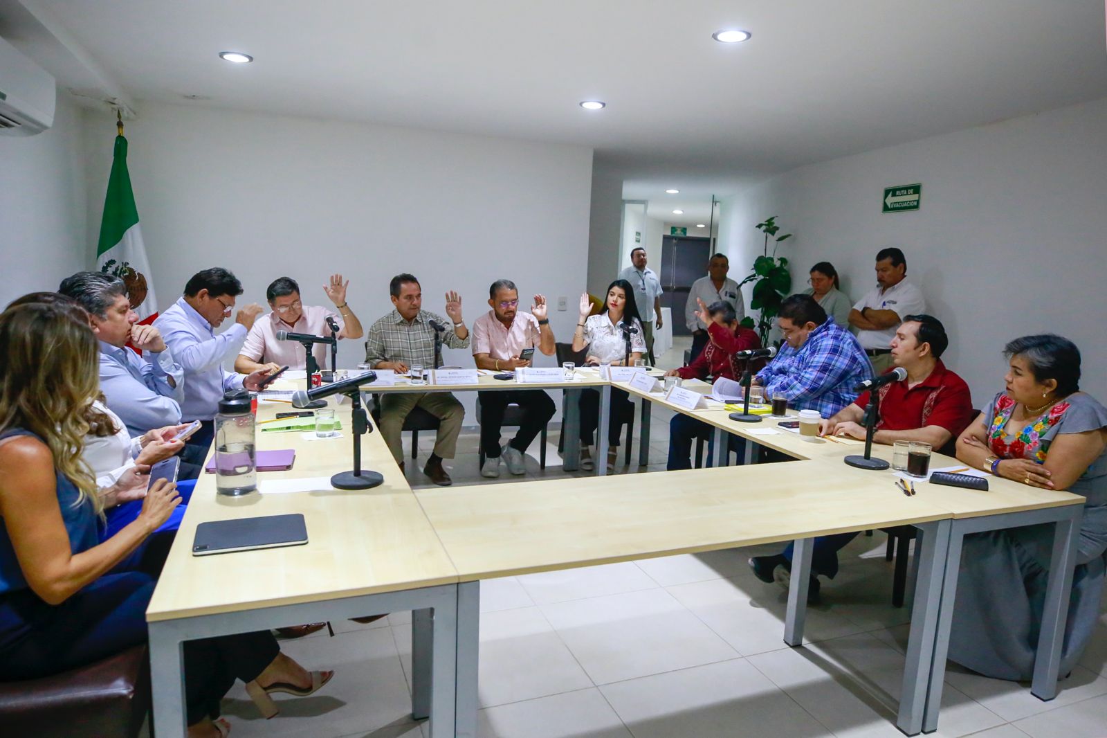 Aprueban en el Congreso de Yucatán la donación de bienes inmuebles del patrimonio estatal a favor del Instituto Mexicano del Seguro Social en comisiones