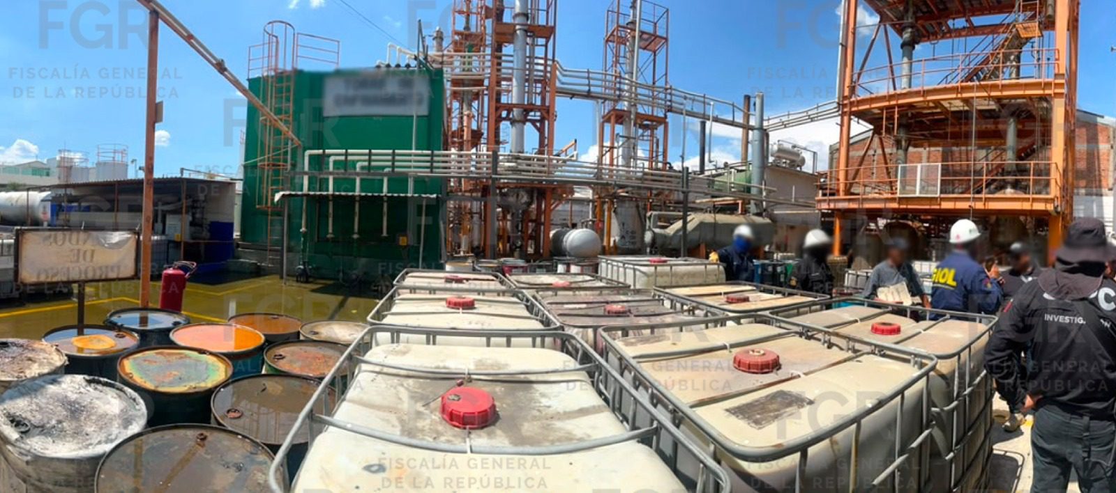 Cuatro refinerías clandestinas o de huachicol fueron descubiertas por la FGR y desarticuladas en coordinación con la SSPC, GN y Pemex Logística