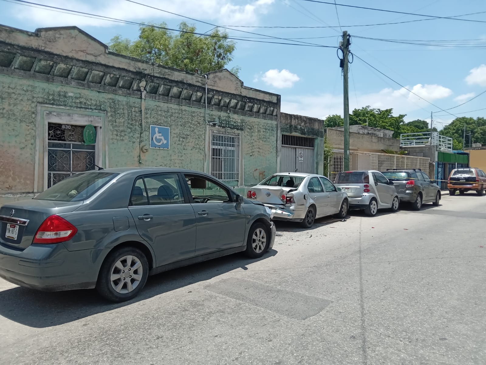 Choca y muere al instante en el centro de Mérida / Falleció tras chocar en la calle 65 del Centro de Mérida contra un auto estacionado