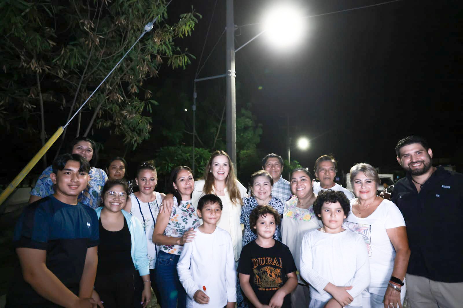 La transformación de su sistema de alumbrado público en Mérida éste año alcanzará más de 80 mil luminarias LED instaladas en la ciudad