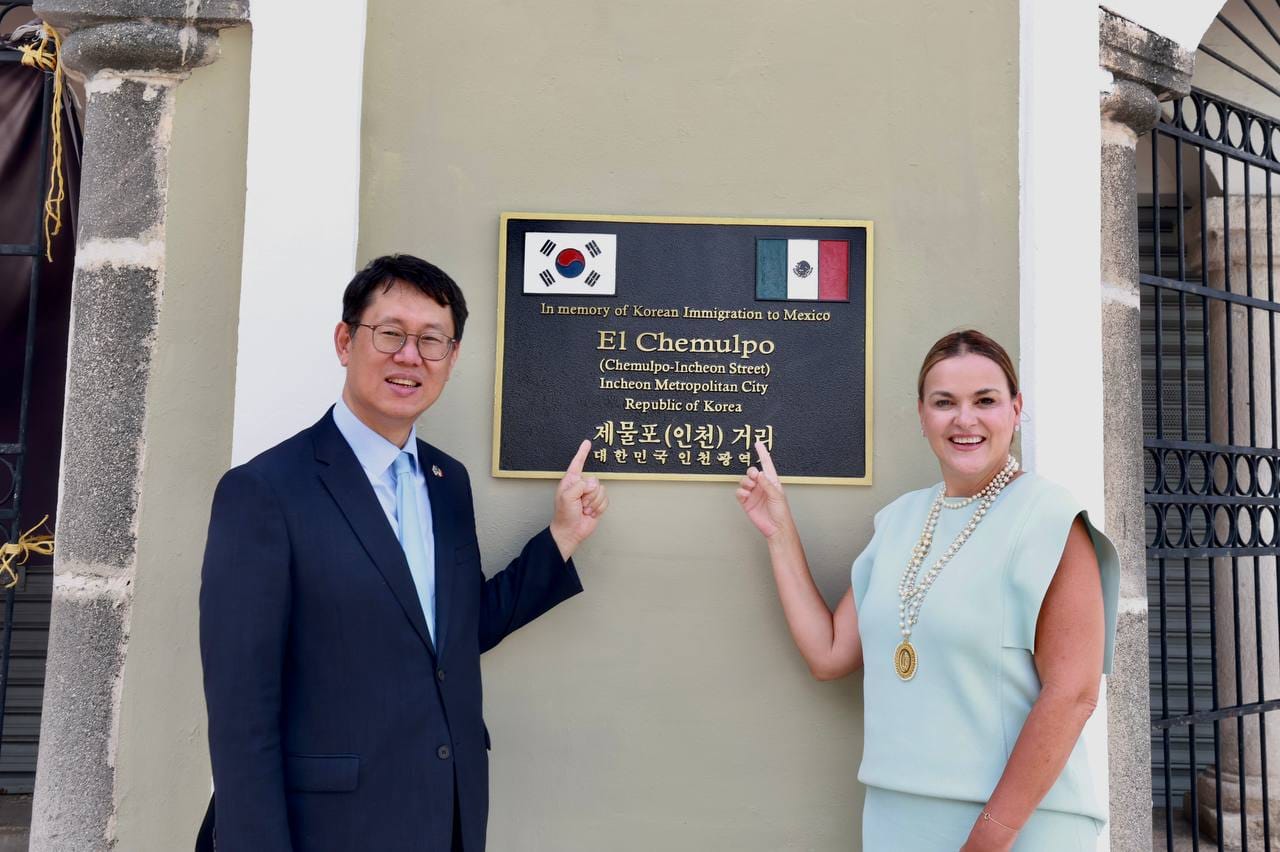 Cecilia Patrón Laviada recibió al embajador de la República de Corea del Sur en México, Jooil Lee, para conmemorar el legado y la relación de amistad con ese país asiático