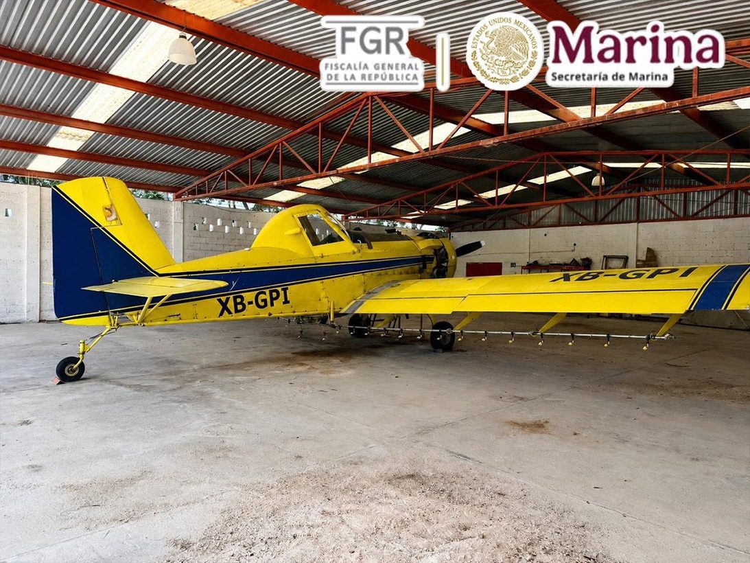Catean rancho en Campeche donde se almacenaba combustible robado en Yucatán / Autoridades federales incautaron huachicol, armas, una avioneta, 61 vehículos y detuvieron a 6 personas