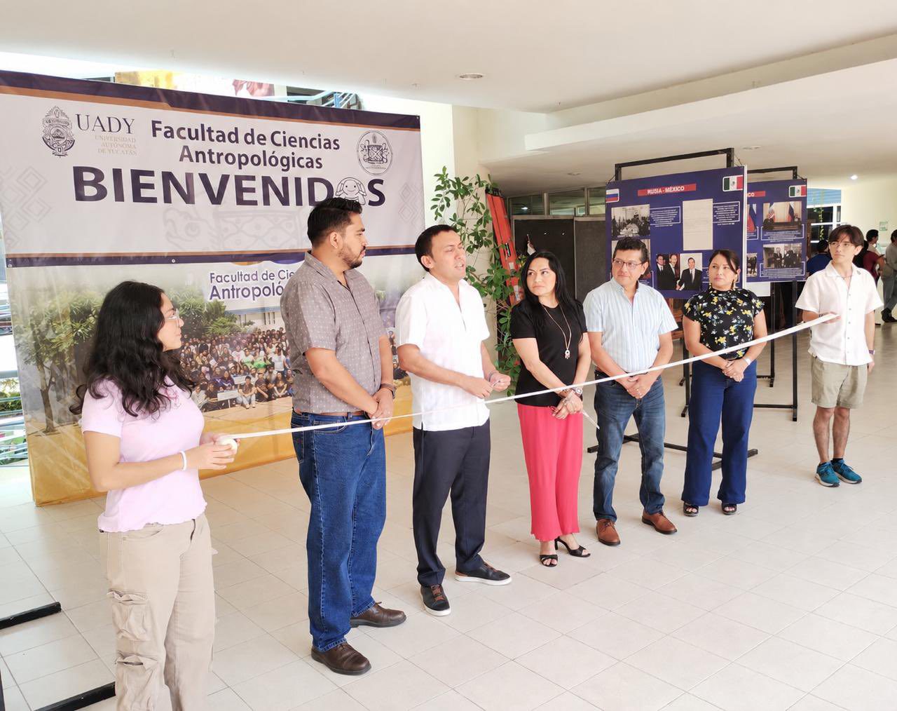 Exposición por los 135 años de las relaciones Rusia–México en la principal universidad de Yucatán: muestra proporcionada por la Embajada de Rusia reúne una selección de materiales de archivos históricos y fotografías