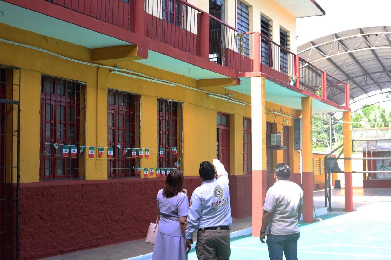 Estudiantes de la Escuela Primaria “Manuel Alcalá y Alcalá” continuará sus clases a distancia, de manera virtual, mientras las autoridades competentes concluyen las valoraciones técnicas de las instalaciones, dice la SEGEY