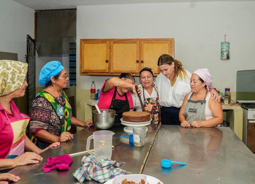 Más de 8 mil personas concluyeron cursos de capacitación para el autoempleo en el Ayuntamiento de Mérida / Suman casi 20 millones de pesos en apoyos para emprendedores en la actual administración
