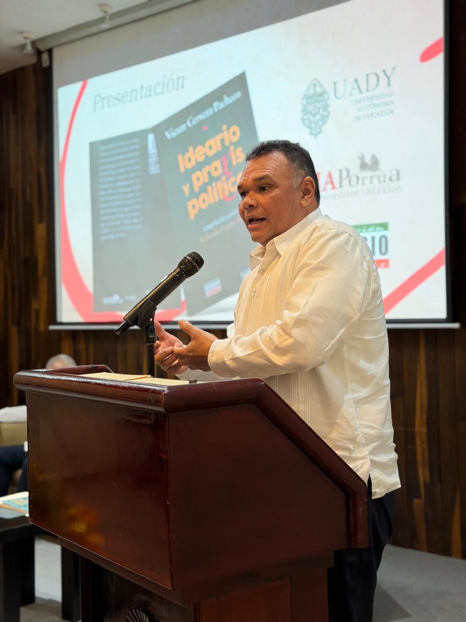 Que no es “nostalgia”, dijo / Ex gobernador Rolando Zapata Bello presentó libro “Ideario y praxis política de Víctor Cervera Pacheco con el apoyo de la UADY