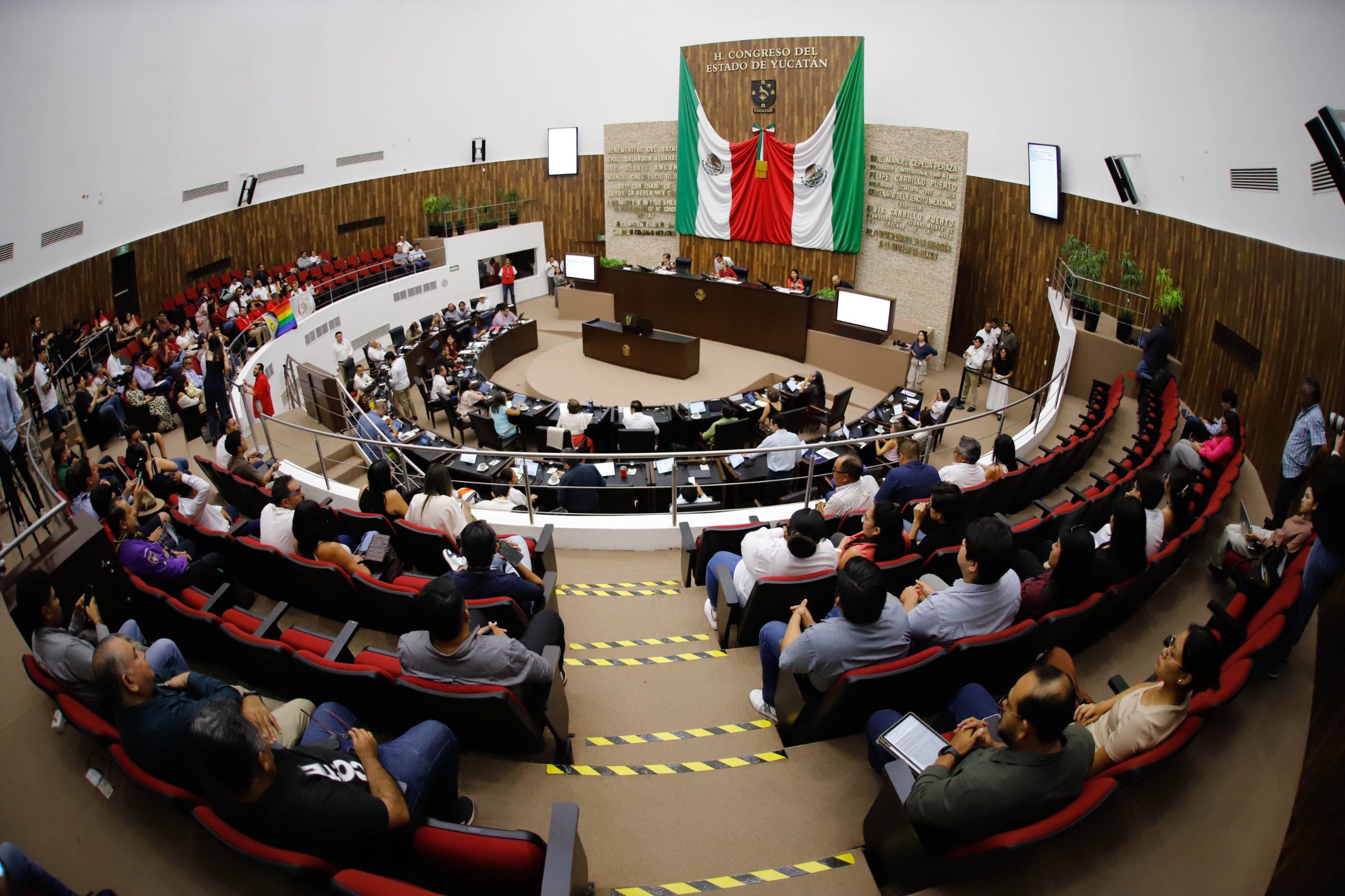 Aprueban por mayoría en el Congreso de Yucatán impedimento de doble nacionalidad para quienes deseen ser titulares de los poderes ejecutivos federal y estatal