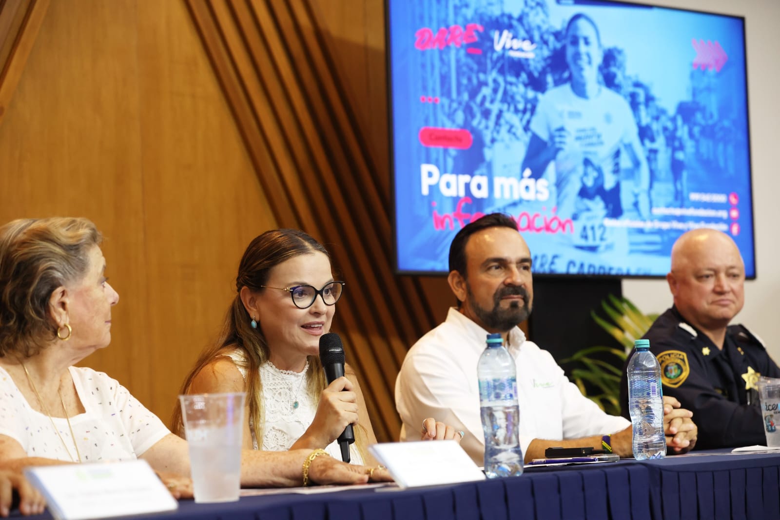 La alcaldesa Cecilia Patrón Laviada invitó a las familias meridanas a participar en la tradicional Carrera D.A.R.E. 2026 “Corre con Valentía y Corazón”
