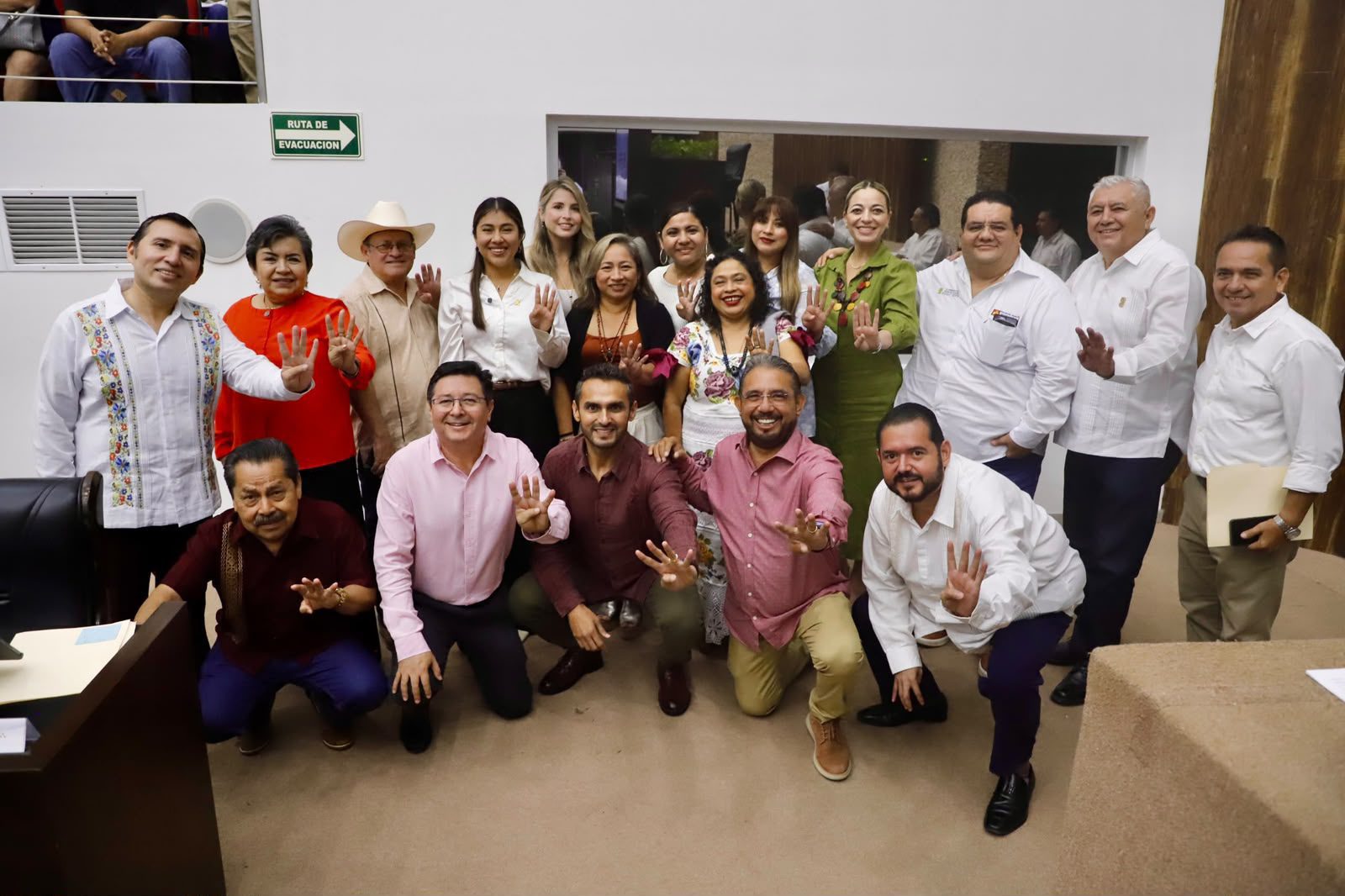 Diputados de Morena-PT-PVEM presentaron una propuesta para, según dijeron, “construir soluciones integrales que buscan fortalecer la inversión y modernización de la infraestructura eléctrica