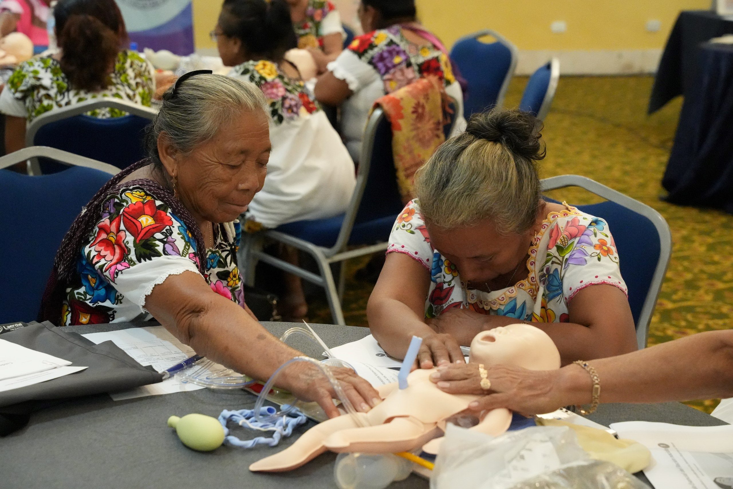 Realizan taller “Cuidados Esenciales del Recién Nacido. Formación de Parteras”, en el XVIII Congreso Internacional de Pediatría 2026