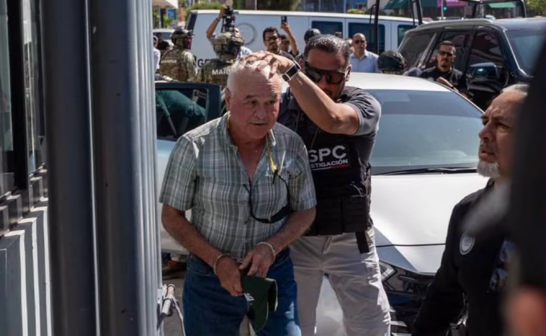 La FGR informó que el ex gobernador Ernesto Ruffo abandonó la prisión de El Altiplano, por razones humanitarias ya que es una persona adulta mayor con problemas de salud / Lo trasladaron por tierra hasta Ensenada, cuestionan
