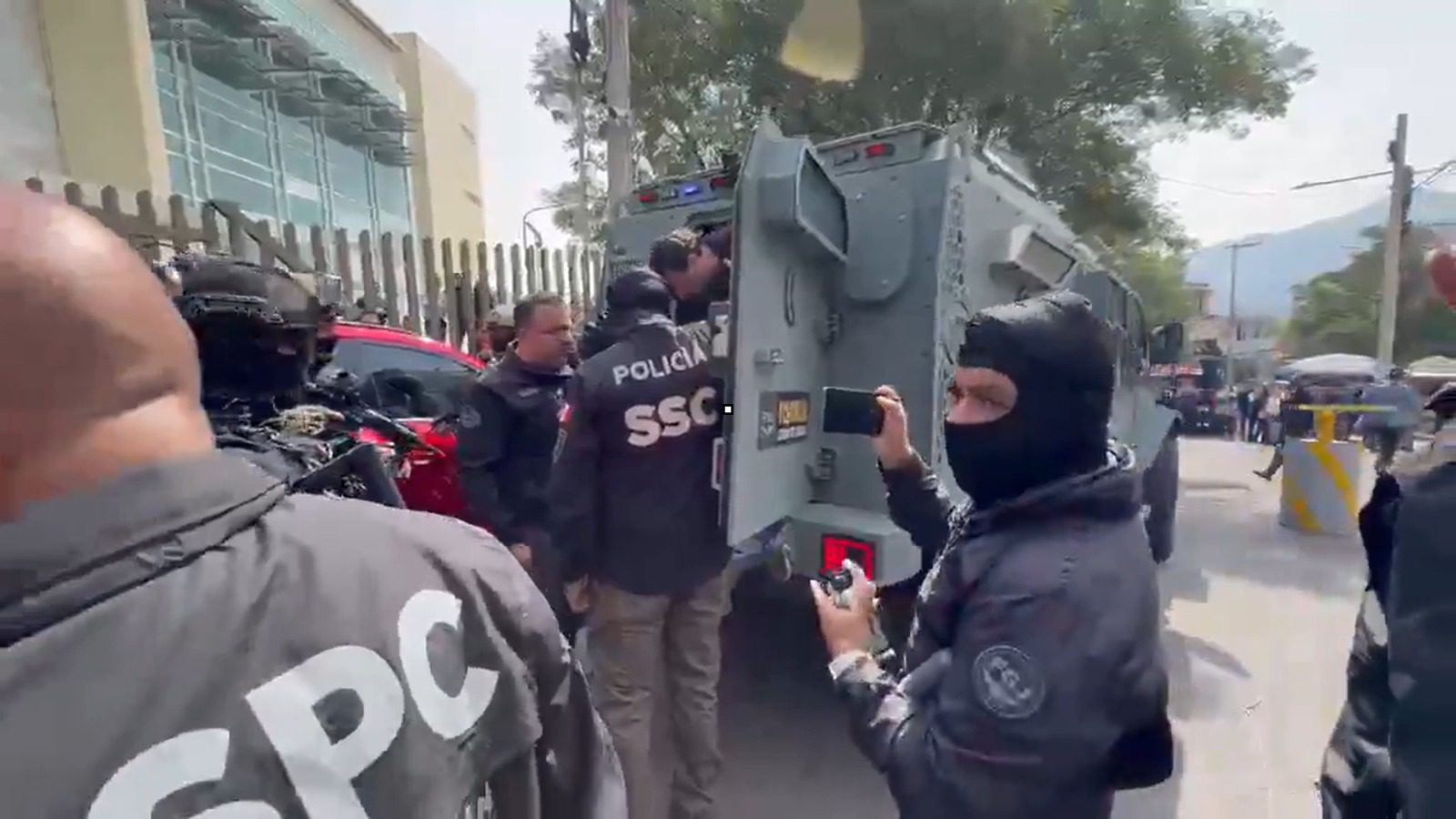 PAN propone abrir foros de consulta para evaluar la legalización de la portación de armas de fuego en el país / Para defenderse, ante los niveles de violencia