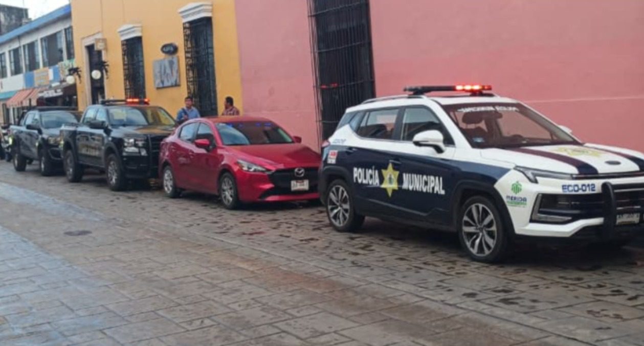 No fue un guarura el herido de un balazo en el Museo de la Gastronomía Yucateca, dicen testigos que hicieron llegar a Infolliteras su versión / El baleado, entre gritos de dolor, fue sacado rápidamente del local entre el horror de las familias y turistas