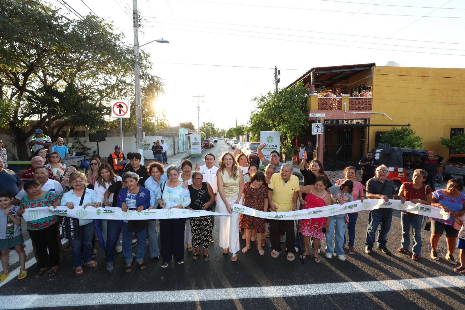 El Ayuntamiento de Mérida destinará 24 millones 968 mil 977 pesos a 78 obras “para reducir el rezago social, en beneficio de 13 mil 820 personas de colonias y comisarías en el municipio”