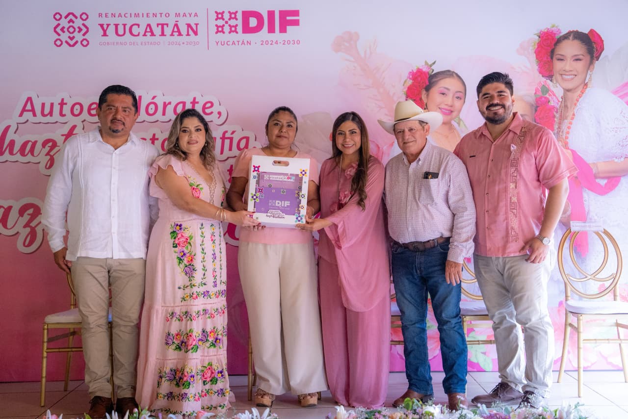 Un total de 15 mujeres del oriente del estado recibieron prótesis mamarias del Sistema para el Desarrollo Integral de la Familia Yucatán